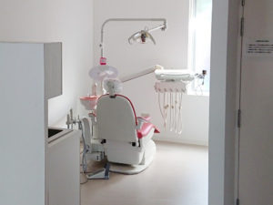 歯科医院　改装工事