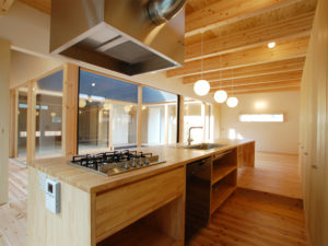 オリジナルキッチン　造作　木目