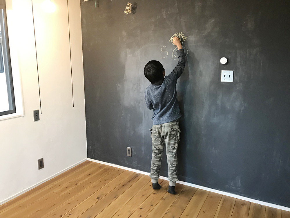 黒板塗装　子ども部屋　リノベーション