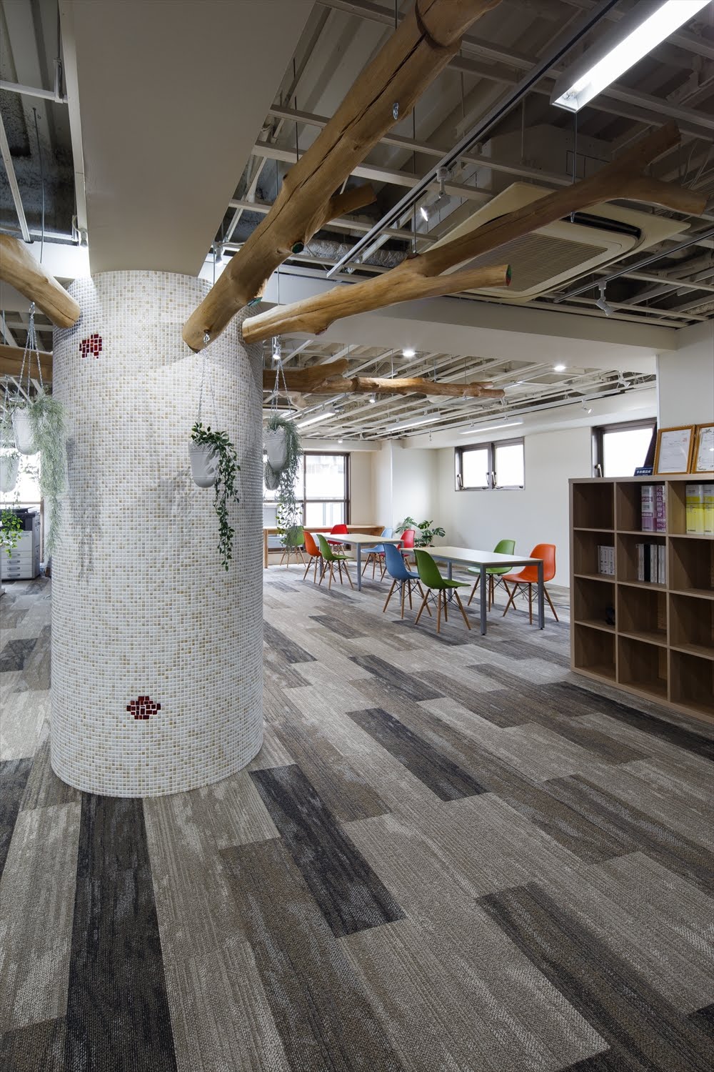 タイルカーペットの貼り方　デザイン貼り