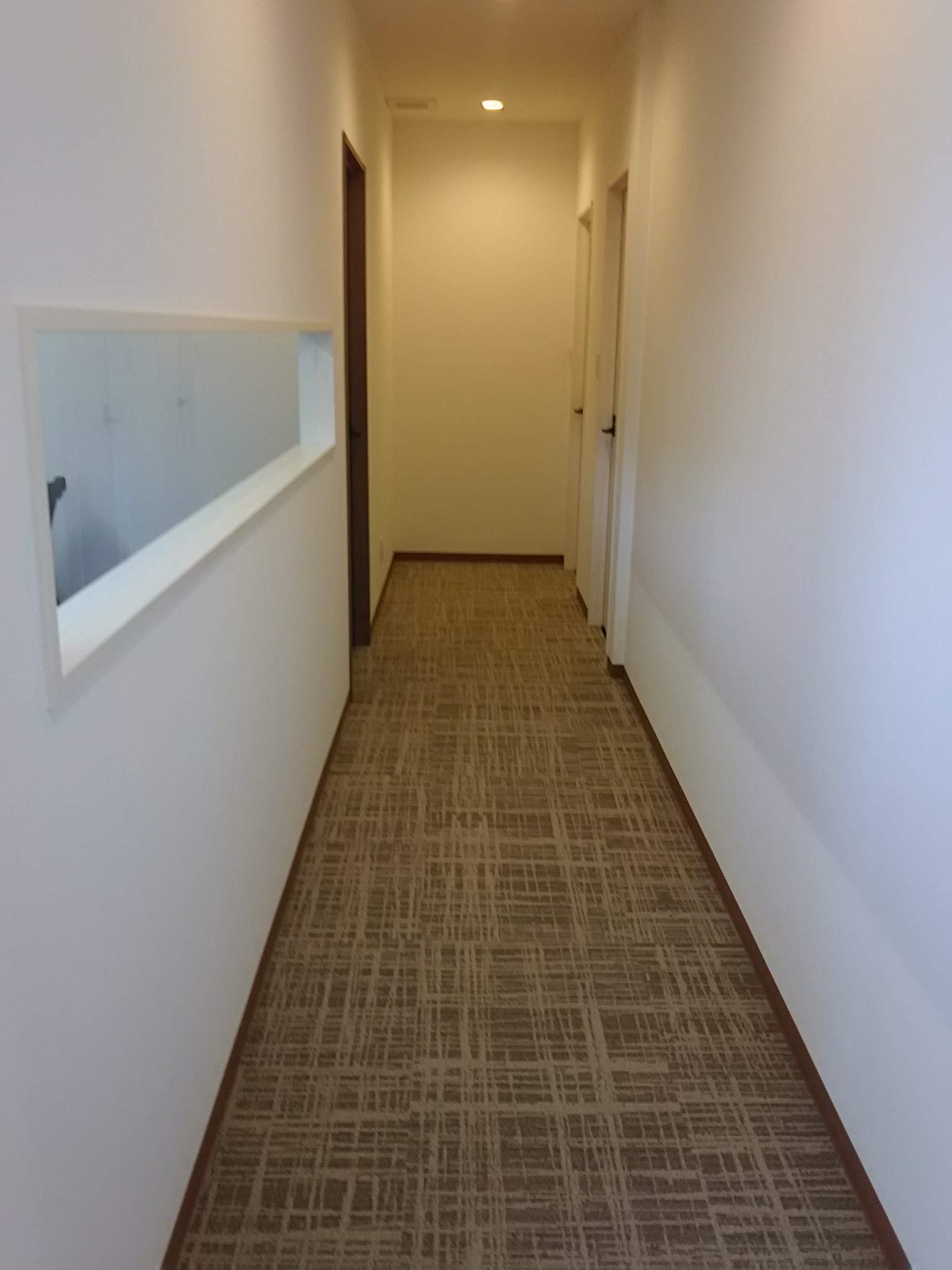 タイルカーペットの貼り方　デザイン貼り