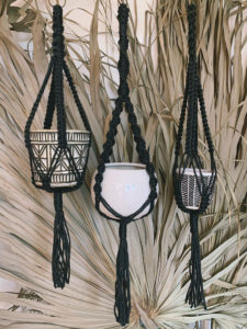 マクラメ　プラントハンガー　作家　エステサロン　スクエアプラス　内装デザイン