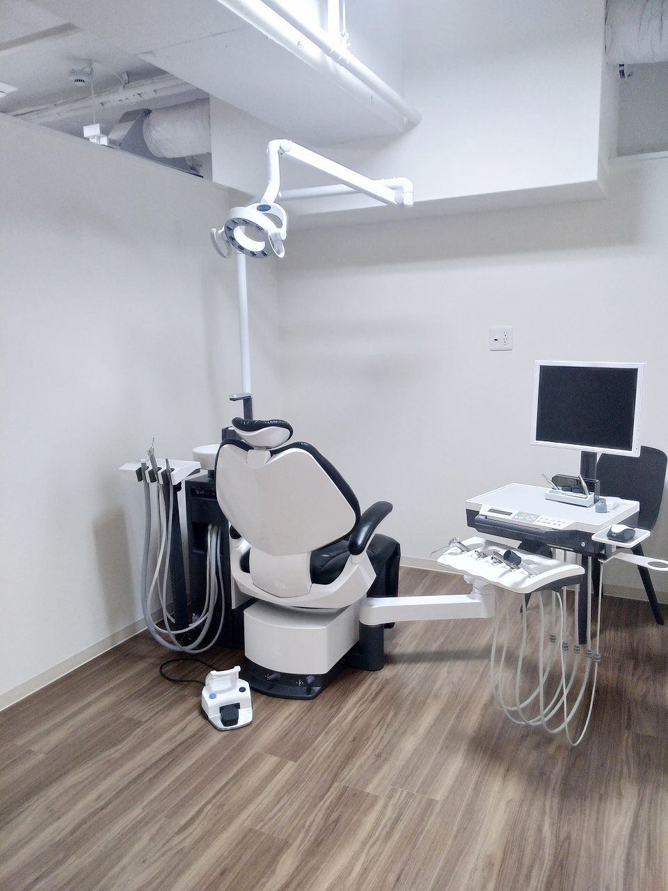 歯科医院　改装　新装　設計デザイン　大阪　天井あらわし